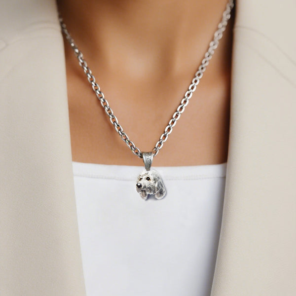 Cadeau personnalisé pour votre caniche : un pendentif commémoratif en argent fait à la main à partir de son portrait